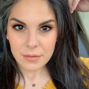 Meet your Posher, Vanessa